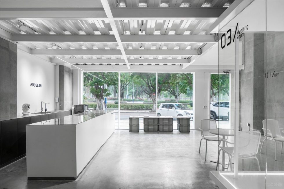 灰白色工業(yè)風(fēng)辦公室裝修設(shè)計(jì)白色水吧 灰白色工業(yè)風(fēng)辦公室裝修設(shè)計(jì)白色水吧