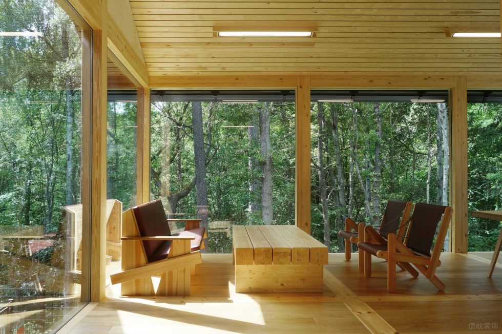 戶外全木結(jié)構(gòu)辦公室裝修設(shè)計 洽談區(qū)