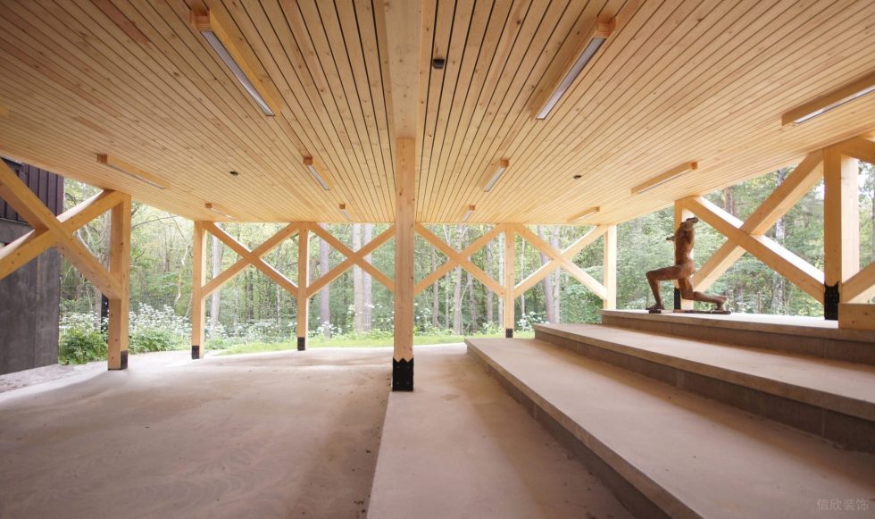 戶外全木結(jié)構(gòu)辦公室裝修設(shè)計 底層鏤空結(jié)構(gòu)