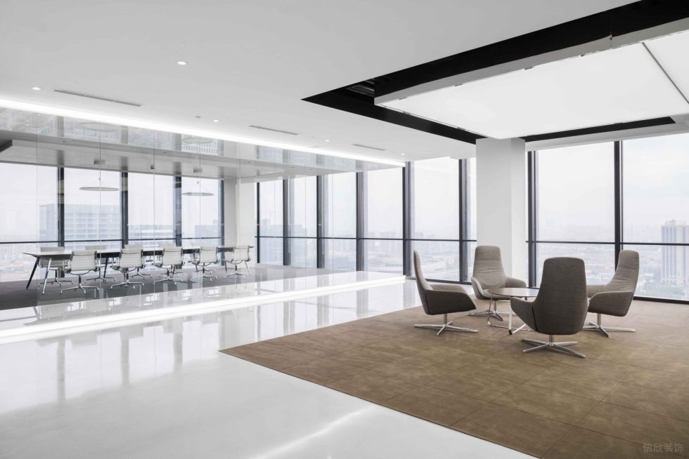 潔白現(xiàn)代風(fēng)辦公室裝修設(shè)計(jì)米黃色布藝單人沙發(fā) 潔白現(xiàn)代風(fēng)辦公室裝修設(shè)計(jì)米黃色布藝單人沙發(fā)