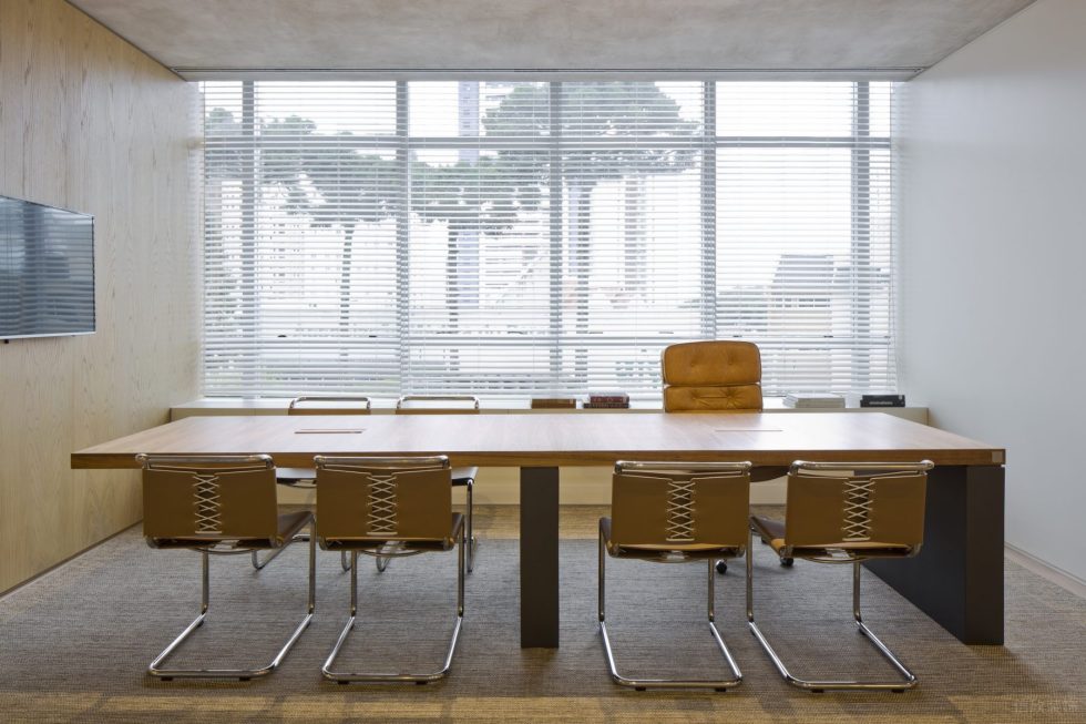 簡約原木風(fēng)辦公室裝修設(shè)計原木色會議桌 簡約原木風(fēng)辦公室裝修設(shè)計原木色會議桌