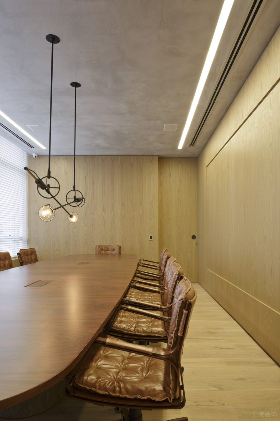 簡約原木風(fēng)辦公室裝修設(shè)計水泥色天花 簡約原木風(fēng)辦公室裝修設(shè)計水泥色天花