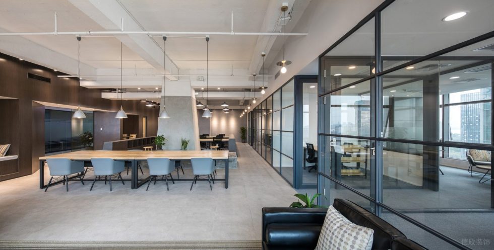 美式簡(jiǎn)約風(fēng)辦公室裝修設(shè)計(jì)深色系辦公大廳