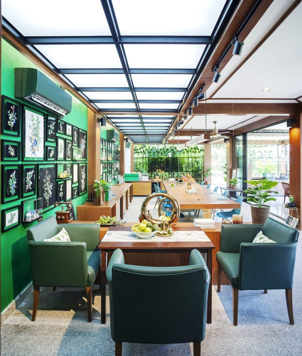 暖色田園風辦公室裝修設計墨綠色皮革座椅 暖色田園風辦公室裝修設計墨綠色皮革座椅