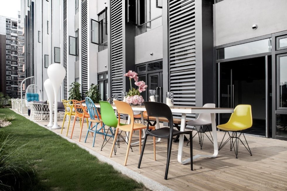 淺色調科幻現代風辦公室裝修設計戶外休閑區防腐木地板 淺色調科幻現代風辦公室裝修設計戶外休閑區防腐木地板