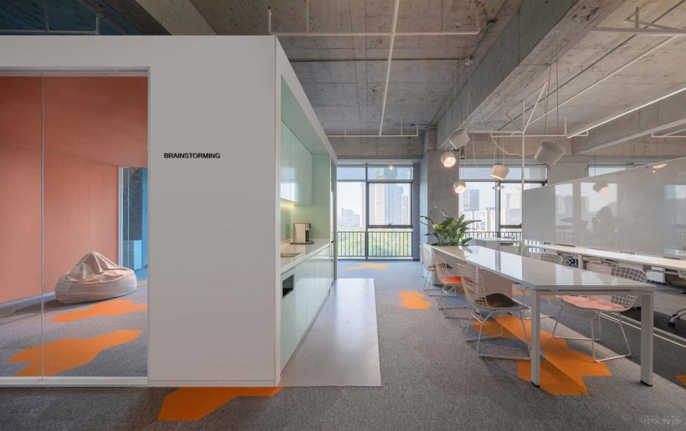 時(shí)尚極簡風(fēng)辦公室裝修設(shè)計(jì)淡綠色烤漆板茶水柜 時(shí)尚極簡風(fēng)辦公室裝修設(shè)計(jì)淡綠色烤漆板茶水柜