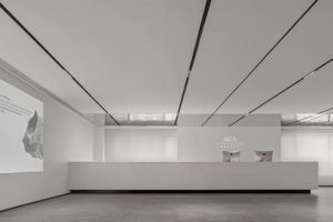 深圳寶安區(qū)西鄉(xiāng)滿京華soho藝巒白色主調(diào)現(xiàn)代極簡主義風(fēng)格辦公室裝修設(shè)計(jì) 前臺服務(wù)區(qū)