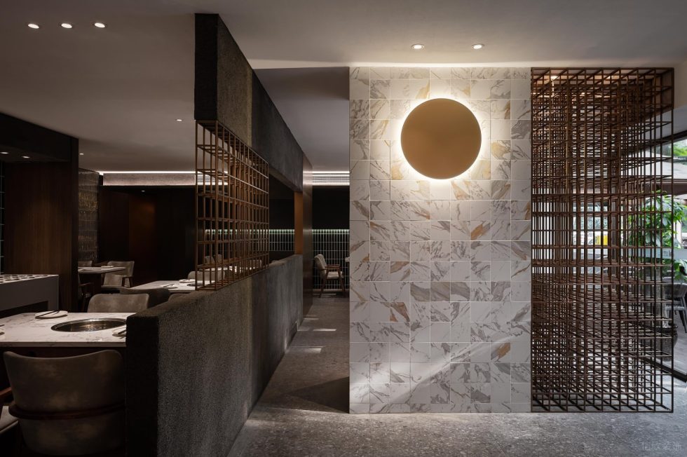 現(xiàn)代輕奢風(fēng)火鍋店入口處輕奢屏風(fēng)架設(shè)計(jì)圖