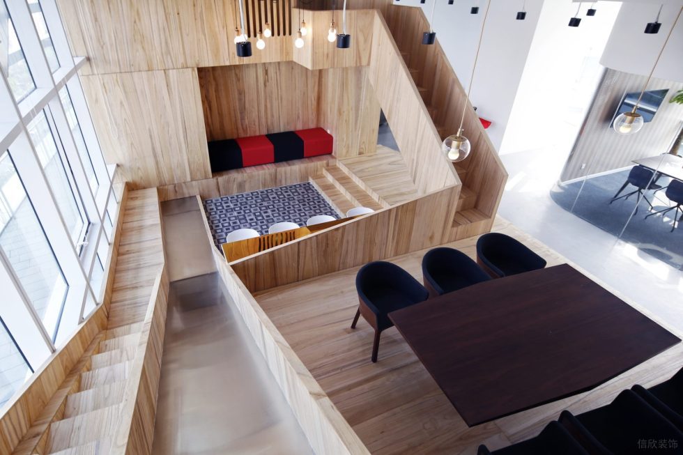 現代原木風辦公室裝修設計原木色休閑區 現代原木風辦公室裝修設計原木色休閑區