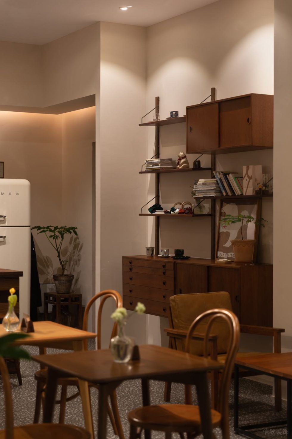 原木風(fēng)咖啡店溫馨靜謐用餐區(qū)設(shè)計(jì)圖