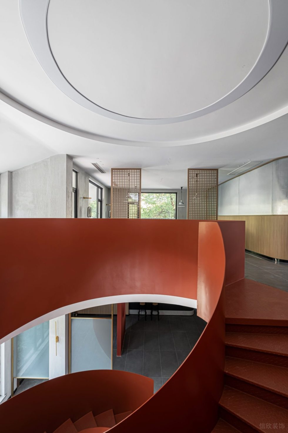 原木極簡風(fēng)餐廳紅色樓梯護(hù)欄裝修設(shè)計(jì)圖