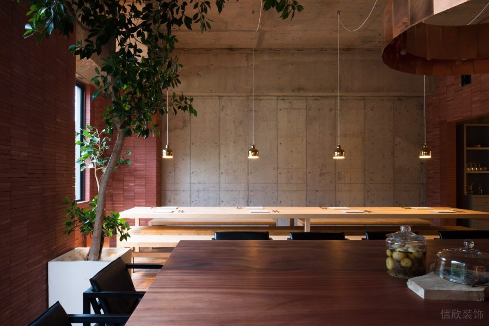 磚紅色復(fù)古簡約工業(yè)風(fēng)餐廳休閑舒適用餐區(qū)裝修設(shè)計(jì)