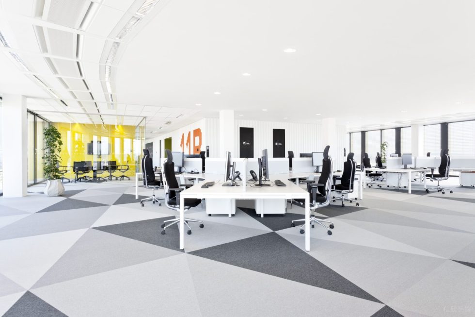 簡約混搭風(fēng)辦公室裝修設(shè)計灰白色辦公區(qū) 簡約混搭風(fēng)辦公室裝修設(shè)計灰白色辦公區(qū)