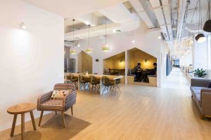 輕工業(yè)風格辦公室裝修設計淺色木屋造型洽談區(qū)效果圖