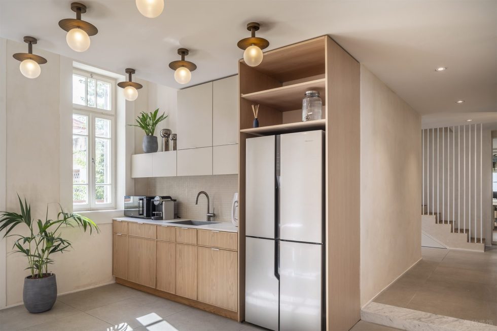 自然簡約風辦公室裝修設計白木色茶水柜 自然簡約風辦公室裝修設計白木色茶水柜