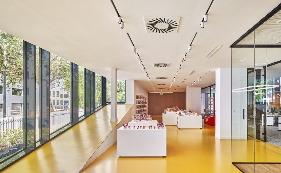 清淡色現(xiàn)代簡(jiǎn)約風(fēng)辦公室裝修設(shè)計(jì)黃白色展廳 清淡色現(xiàn)代簡(jiǎn)約風(fēng)辦公室裝修設(shè)計(jì)黃白色展廳