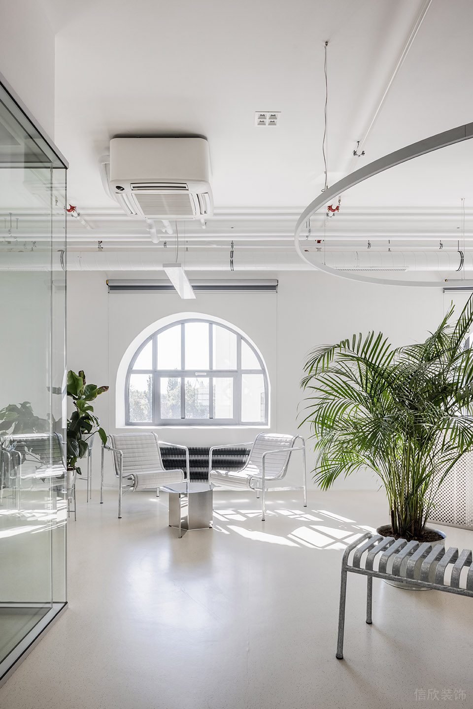 白色簡約自然風辦公室裝修設計白色系休息區 白色簡約自然風辦公室裝修設計白色系休息區