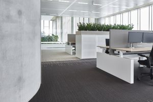 淡色系現(xiàn)代極簡風(fēng)辦公室裝修設(shè)計素色系工位效果圖