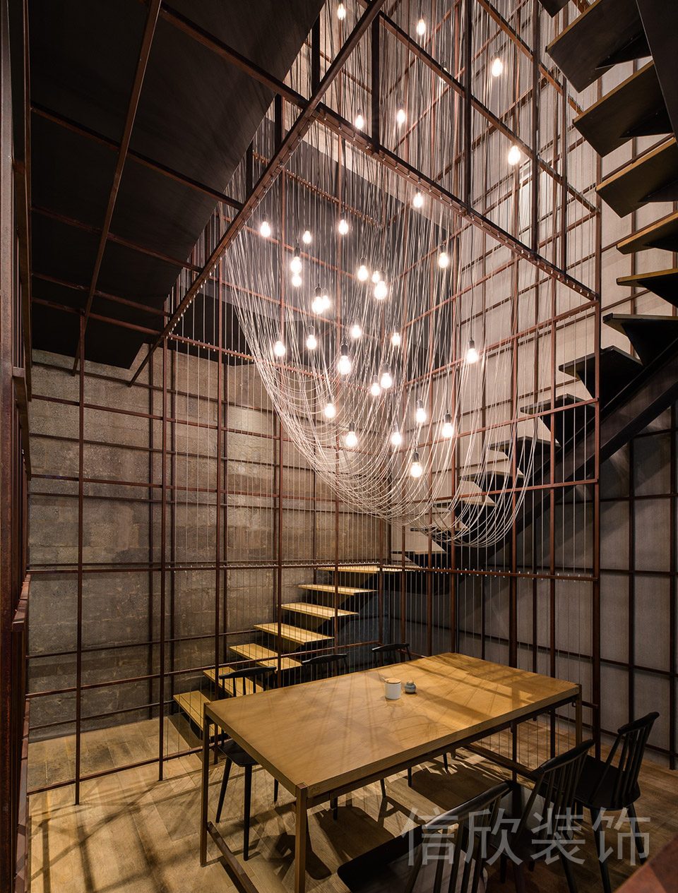 深圳福田沙嘴面館樓梯下面餐桌裝修設(shè)計(jì)