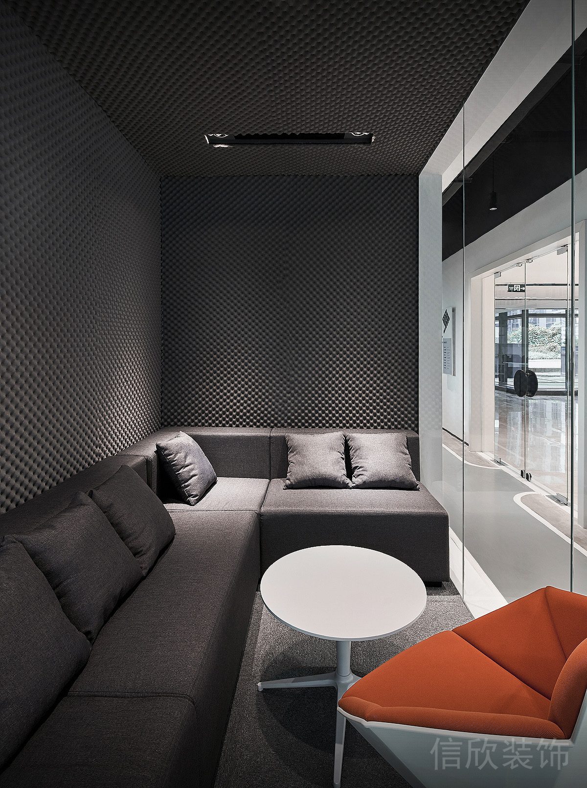 玻璃房隔音棉麻沙發(fā)會議室