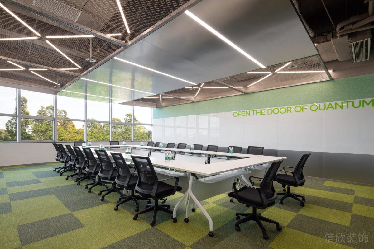 現(xiàn)代工業(yè)風辦公空間會議室裝修設(shè)計