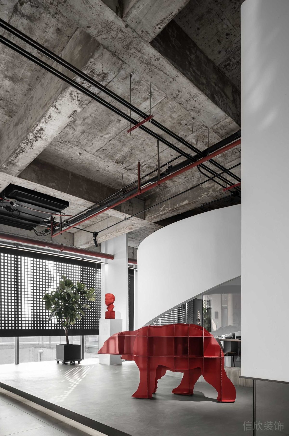 現(xiàn)代工業(yè)風(fēng)辦公空間景觀區(qū)紅色柜體設(shè)計(jì)