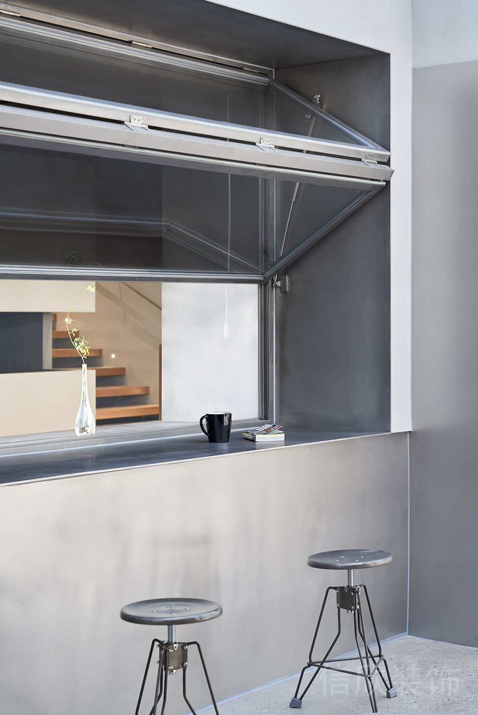 現(xiàn)代簡(jiǎn)約風(fēng)辦公空間茶水區(qū)吧臺(tái)裝修設(shè)計(jì)