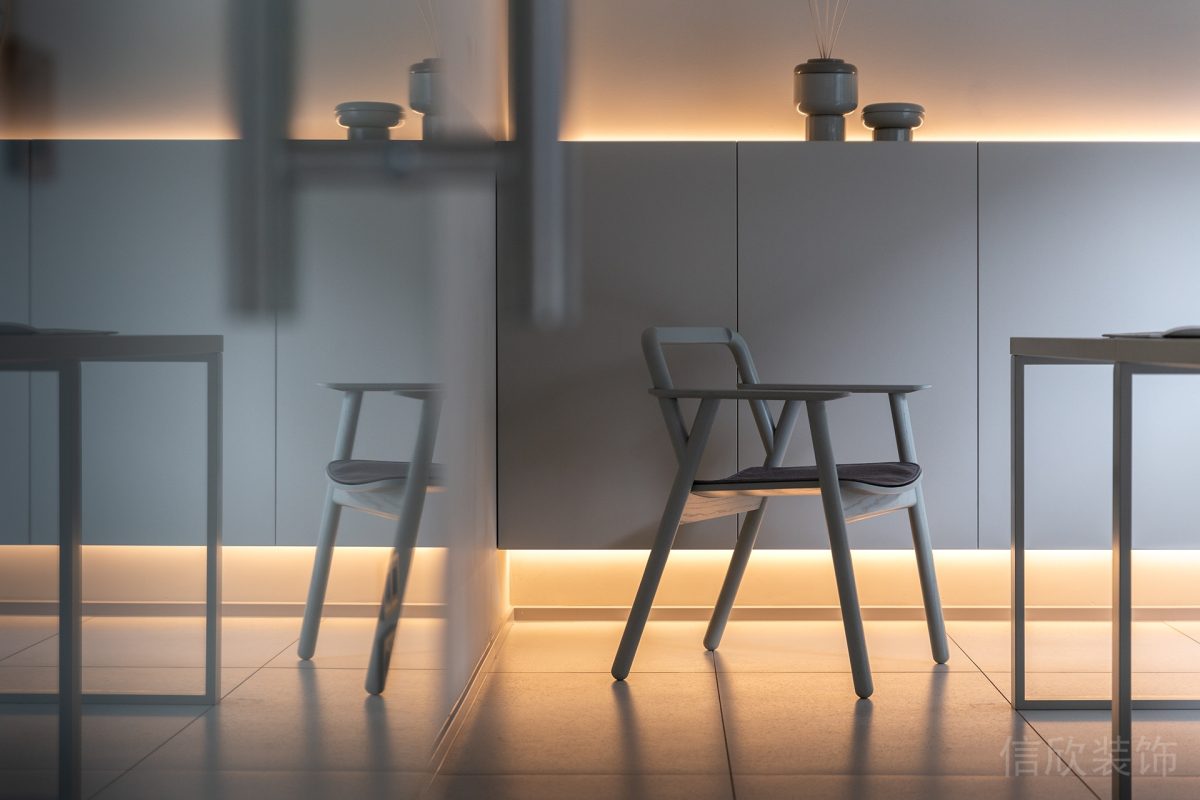 純白簡約風(fēng)辦公空間柜體裝修設(shè)計