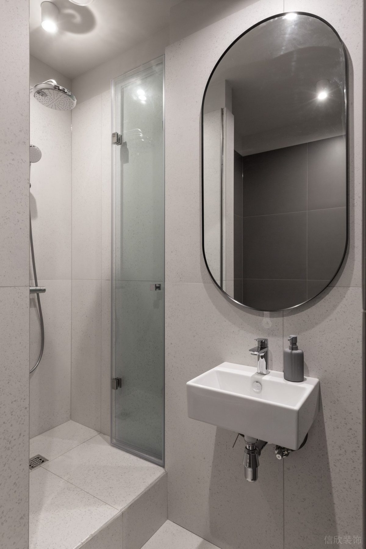 純白簡約風(fēng)辦公空間衛(wèi)生間裝修設(shè)計(jì)