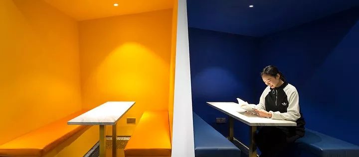 對稱式健身房裝修設(shè)計閱讀自習(xí)室休息區(qū)橙藍(lán)色撞色設(shè)計