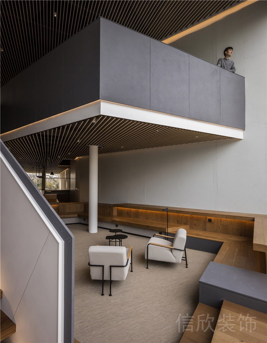 灰色木質(zhì)環(huán)形辦公室裝修設計效果圖