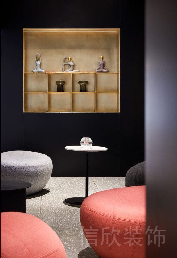 木飾面墻柜設(shè)計裝修效果圖瑜伽機(jī)構(gòu)休息區(qū)