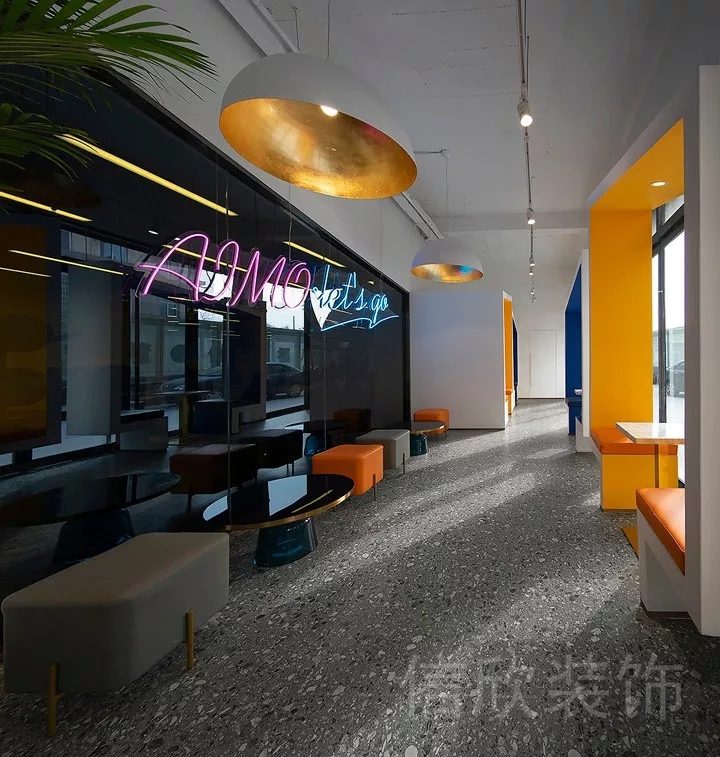 水磨石地板過道休息區(qū)健身房設(shè)計