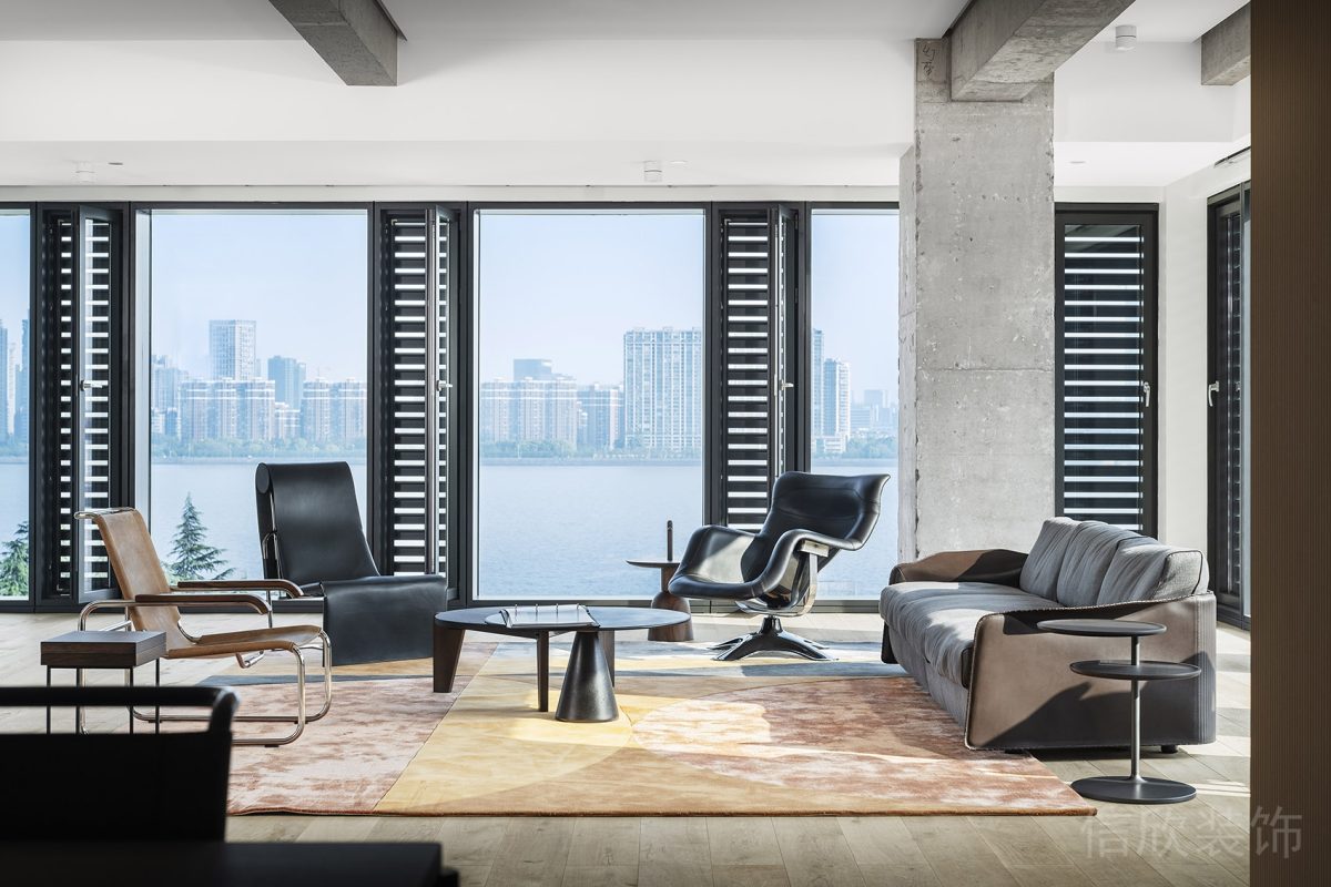 現(xiàn)代工業(yè)風(fēng)展廳空間洽談區(qū)裝修設(shè)計(jì)