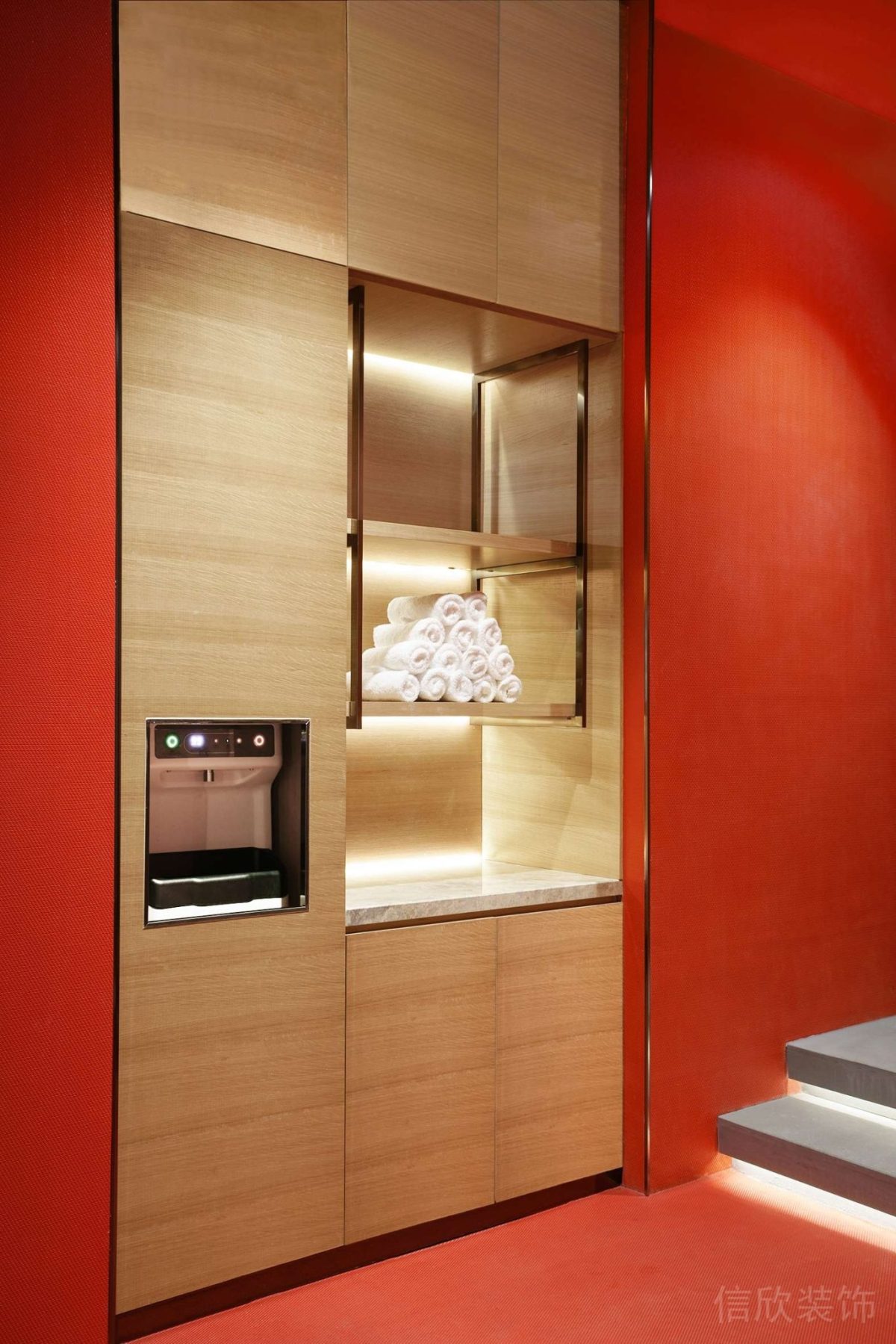 原木風(fēng)紅色茶水間定制飲水機健身房裝修