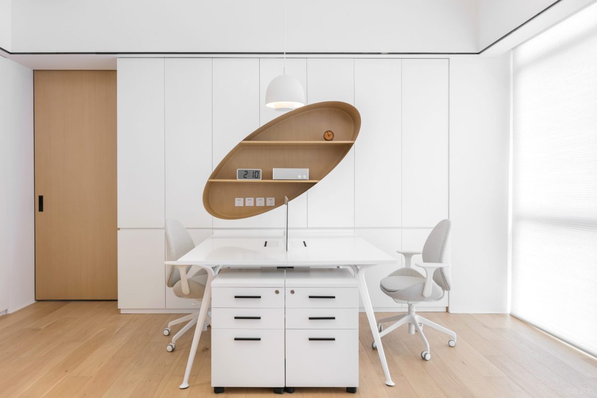 原木簡約風辦公空間辦公區(qū)裝修設(shè)計