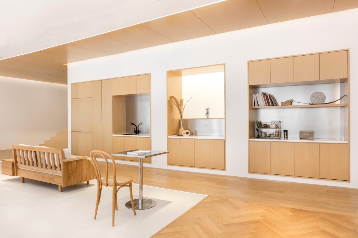 原木簡約風辦公空間柜體設(shè)計