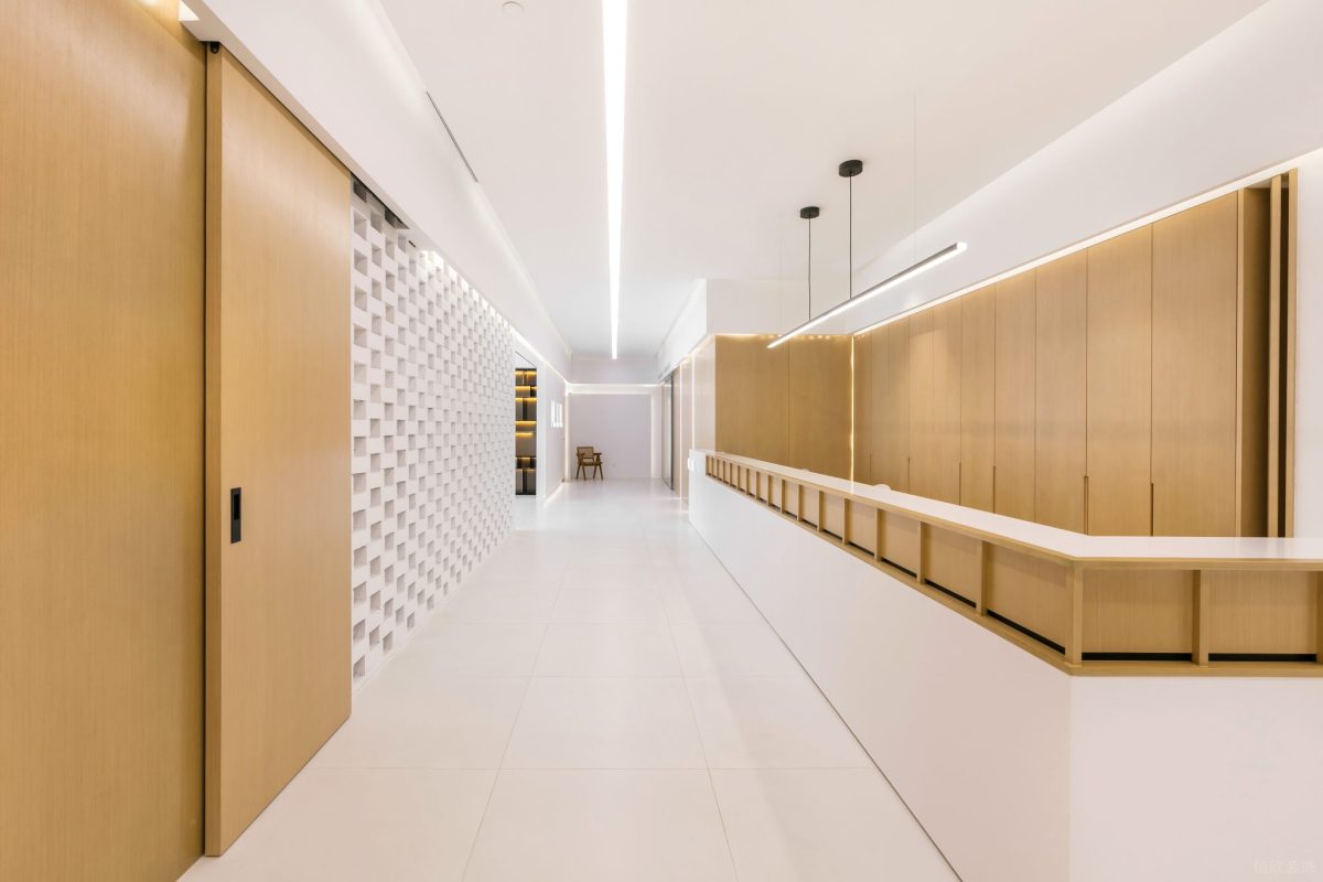 原木簡約風辦公空間接待區(qū)裝修設(shè)計