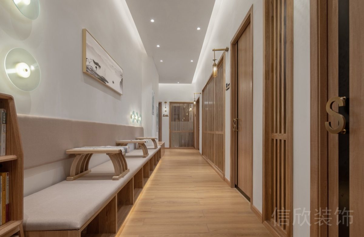 直線式沙發(fā)休息區(qū)瑜伽機(jī)構(gòu)過(guò)道原木風(fēng)