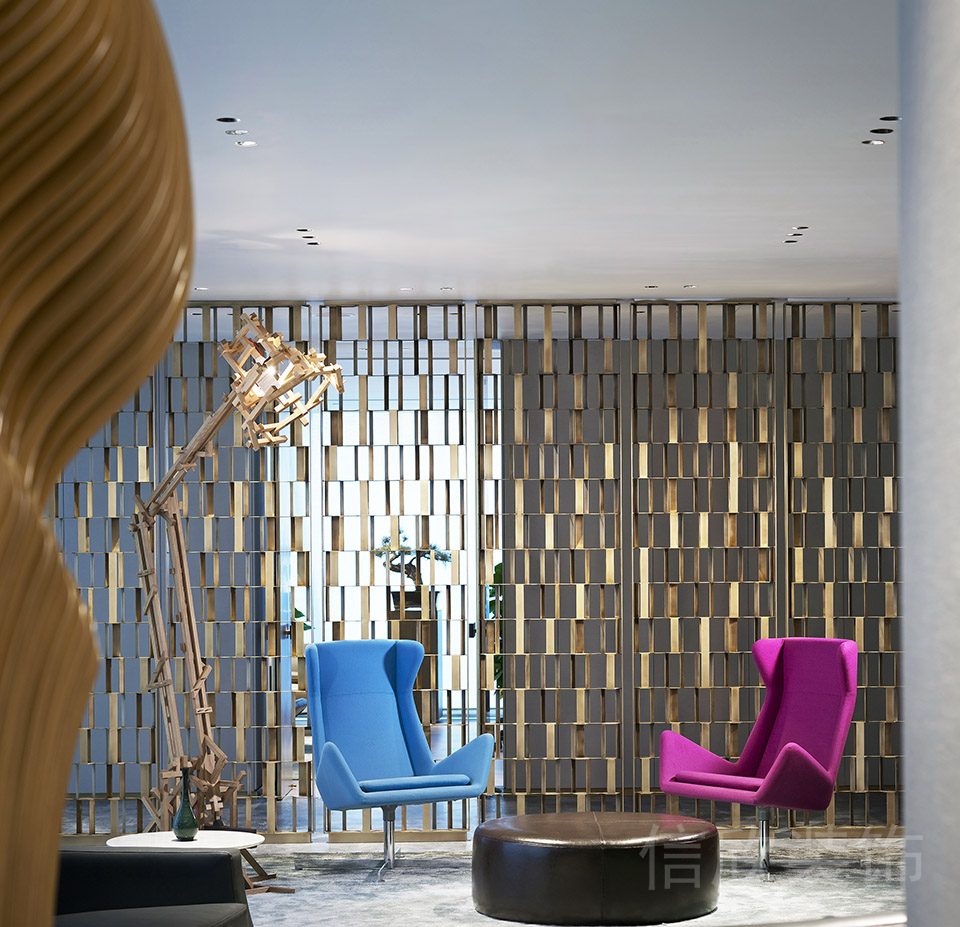 辦公室鏤空天花設(shè)計圖裝修鏤空金屬裝修圖