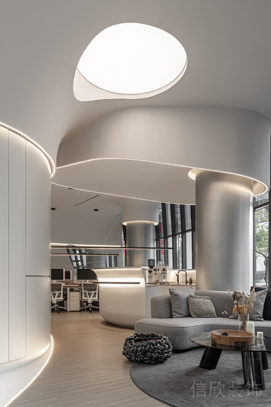 辦公室設(shè)計布藝沙發(fā)裝修實木地板效果燈帶裝修開放式休息區(qū)