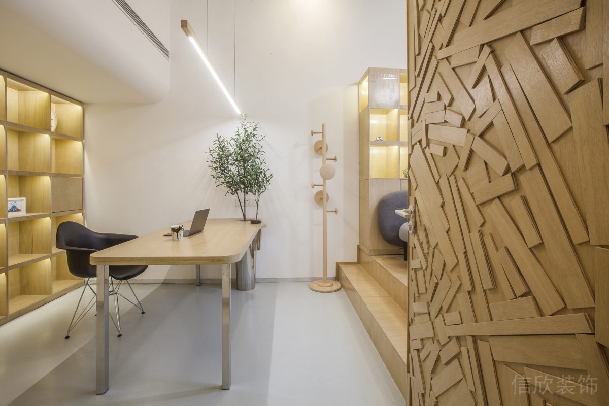 不規(guī)則木質(zhì)門設計辦公室裝修總裁辦公室設計現(xiàn)代簡約燈飾效果