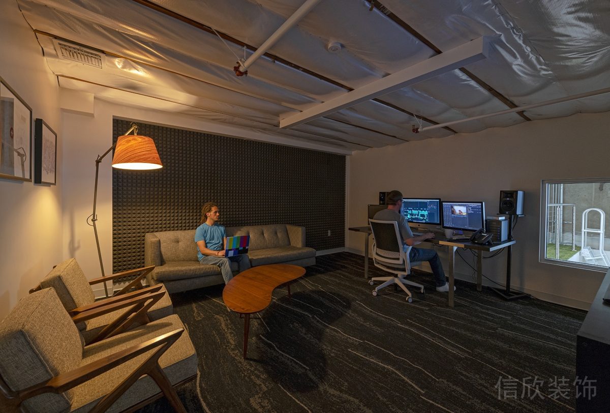 地毯天花裝修設(shè)計(jì)辦公室會(huì)議室裝修設(shè)計(jì)布藝沙發(fā)積木墻體設(shè)計(jì)