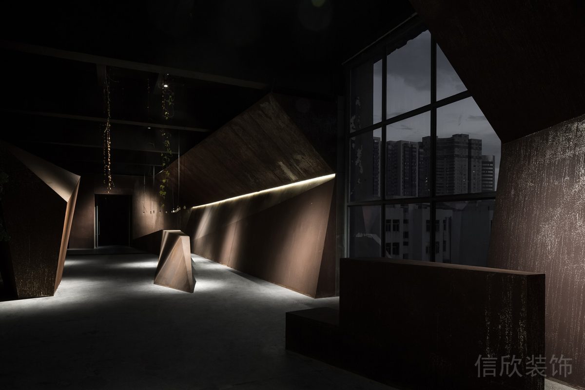 工業(yè)風菱形原木墻壁走廊辦公室裝修設計圖