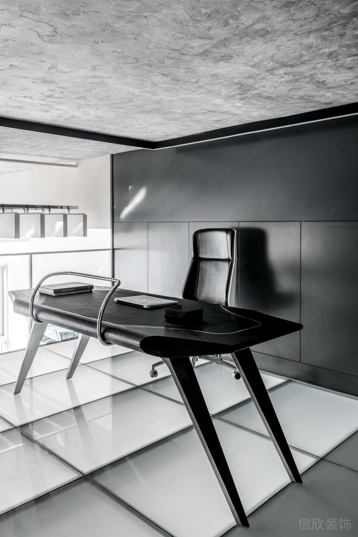 極簡科技風黑色調(diào)桌面設計工業(yè)風天花板辦公室