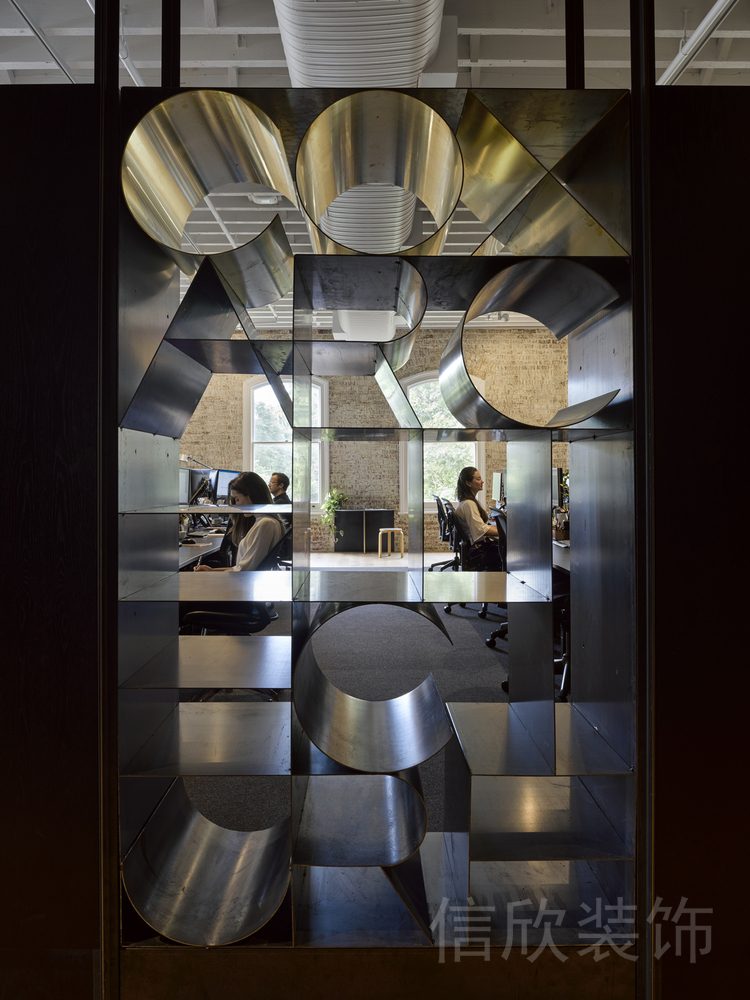 鏤空金屬墻體設(shè)計(jì)效果圖現(xiàn)代辦公室創(chuàng)意設(shè)計(jì)圖