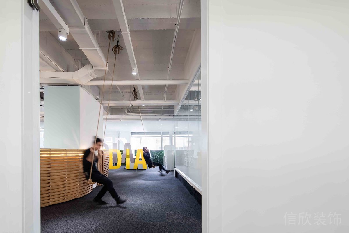 秋千竹編裝修簡約風(fēng)走廊工業(yè)風(fēng)辦公室