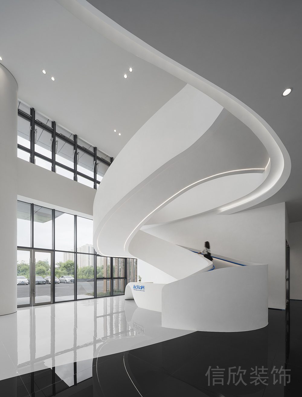 旋轉(zhuǎn)樓梯裝修辦公室過道極簡風燈飾設(shè)計瓷磚大理石效果