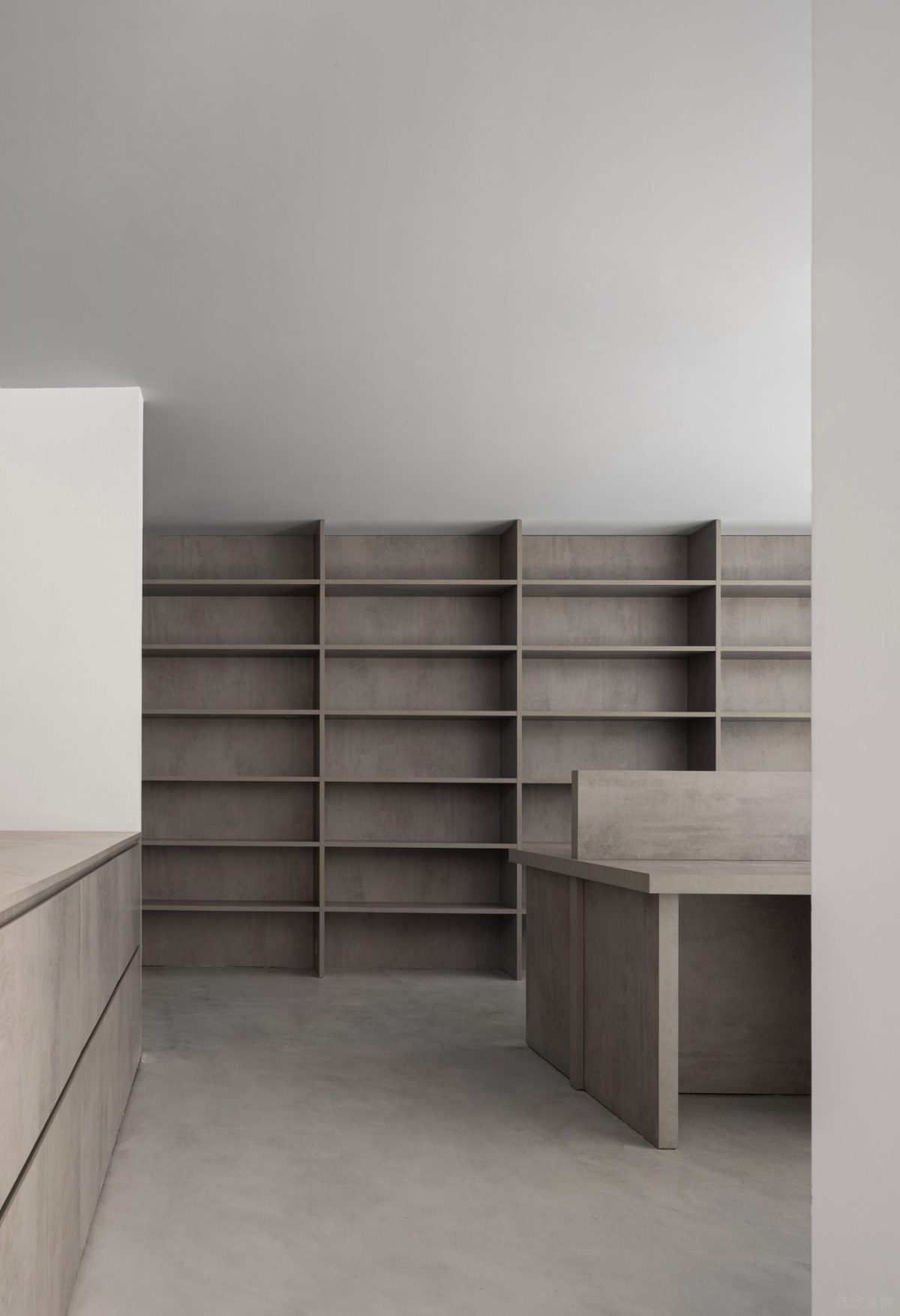 辦公室暗色調(diào)設(shè)計(jì)實(shí)木收納墻柜多功能效果裝修