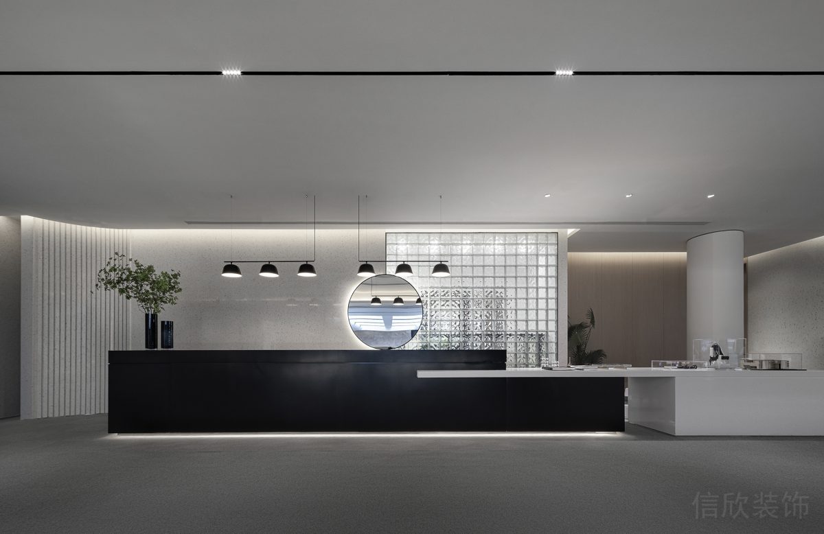 天花結(jié)構(gòu)設(shè)計燈飾中式風(fēng)黑白色調(diào)前臺區(qū)裝修辦公室